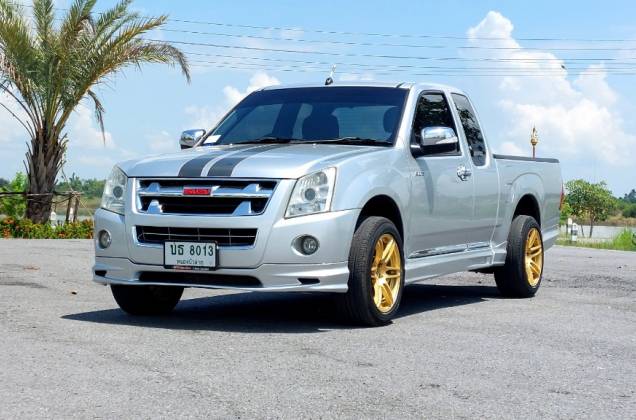 D-Max Spacecab SLX 2.5 i-TEQ Super Titanium Speed X-series MT