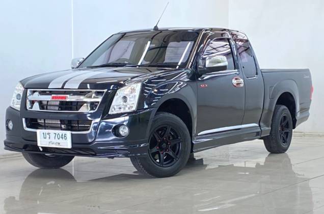 D-Max Spacecab Spacecab SLX 2.5 i-TEQ Titanium Speed X-Series MT *