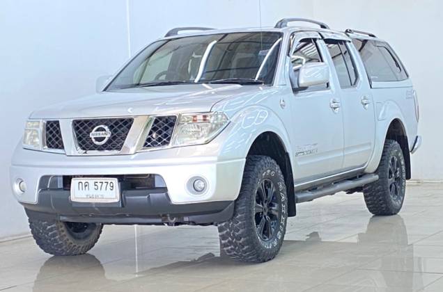 Frontier Navara Double Cab 2.5 Calibre MT