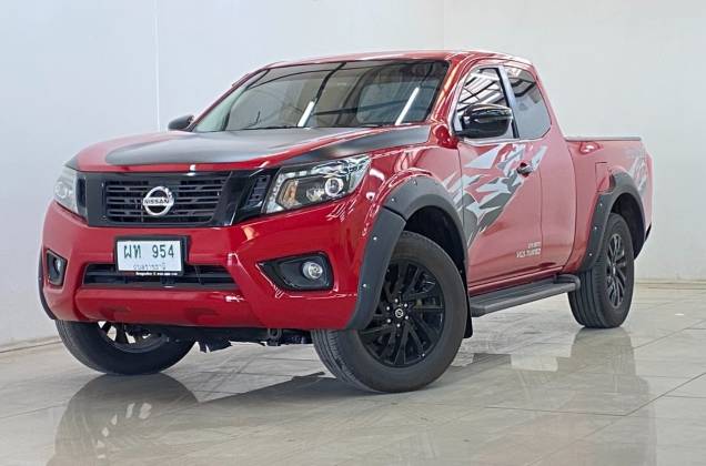 NP300 Navara King Cab 2.5 E Calibre Black Edition ll MT