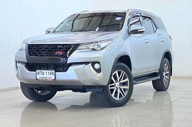 Fortuner 2.4 V (MY15) AT