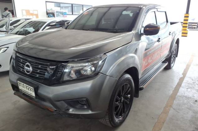 NP300 Navara Double Cab 2.5 E Calibre Black Edition ll MT