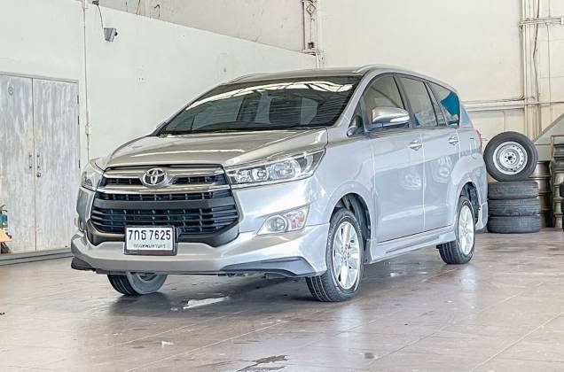 Innova Crysta 2.8 G AT