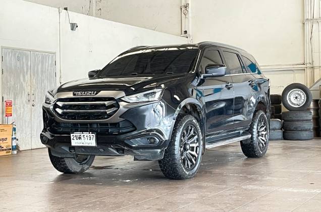 MU - X 3.0 Elegant 2WD AT
