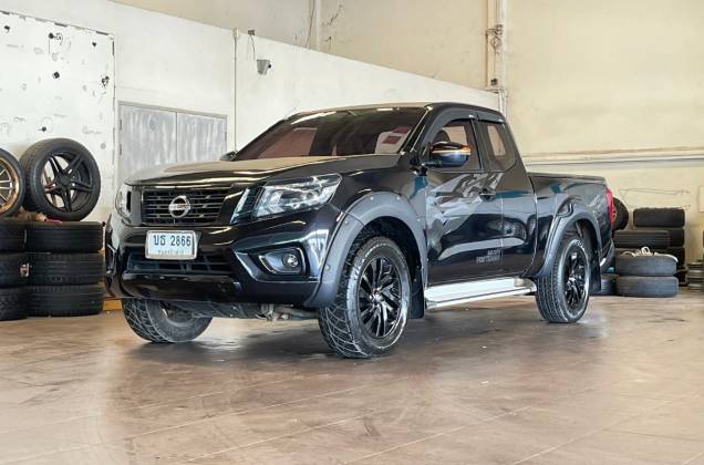 NP300 Navara King Cab 2.5 E Calibre Black Edition ll MT